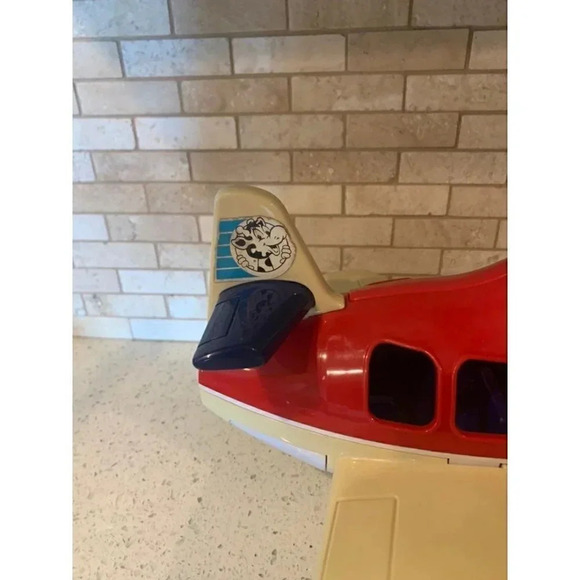 Toyrus geoffery jet with figurines. FB - Picture 7 of 12